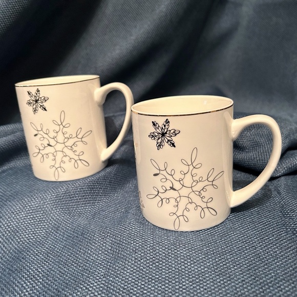 Servappetit White Mug Set of 2 w Varied Delicate Gold Black and Silver Snowfakes - Picture 3 of 7